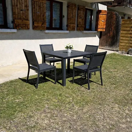 Deux En Rez De Jardin A Межев